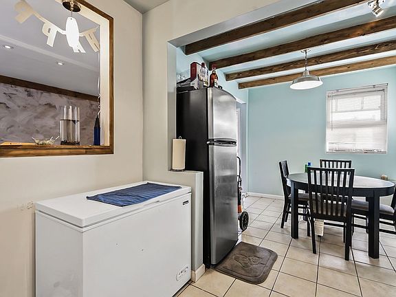 5th image of 1272 E 52nd St