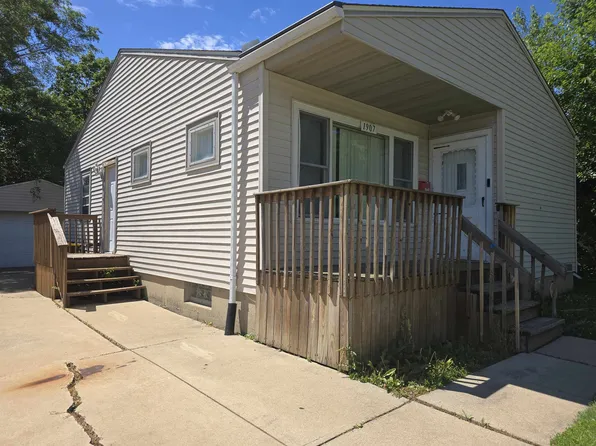 1907 Ridgeland Rd, Rockford, IL 61108