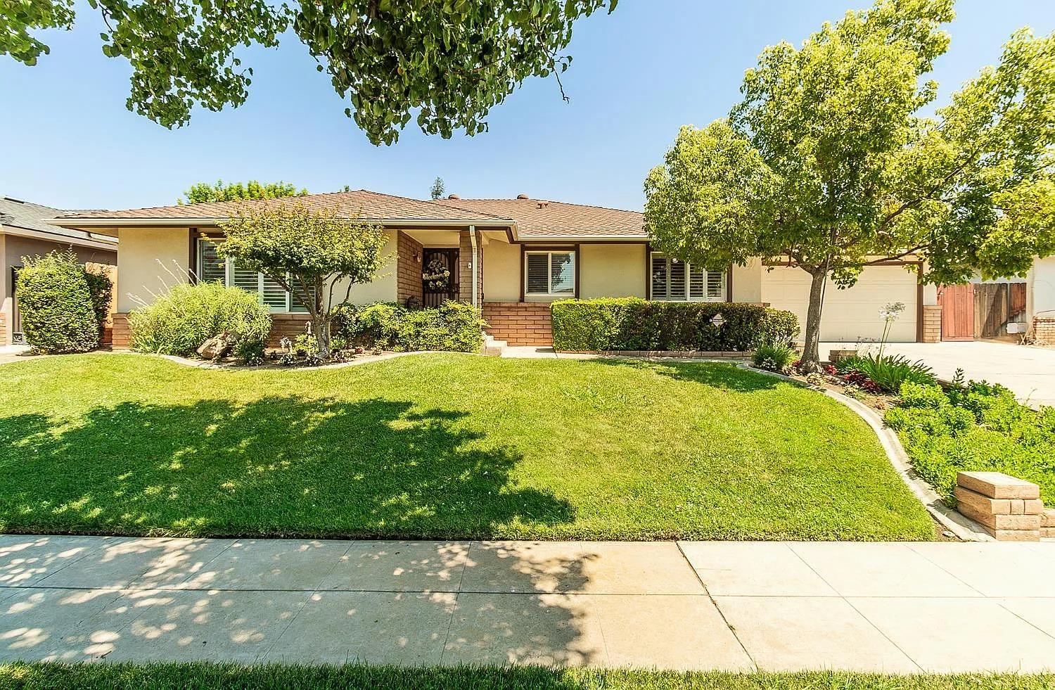 1310 W Millbrae Ave photo 1