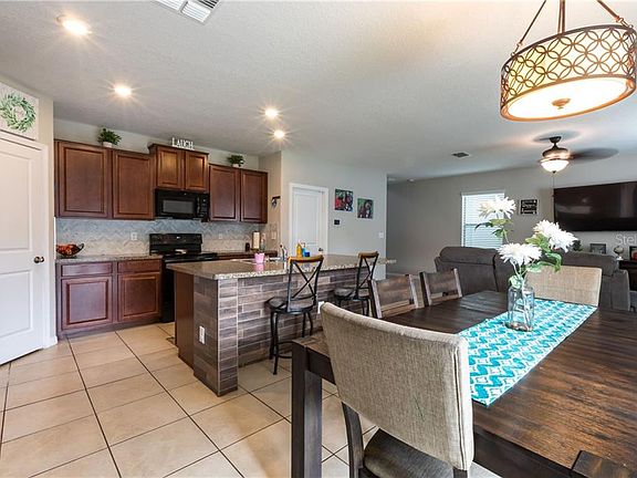 3rd image of 14614 Crescent Rock Dr