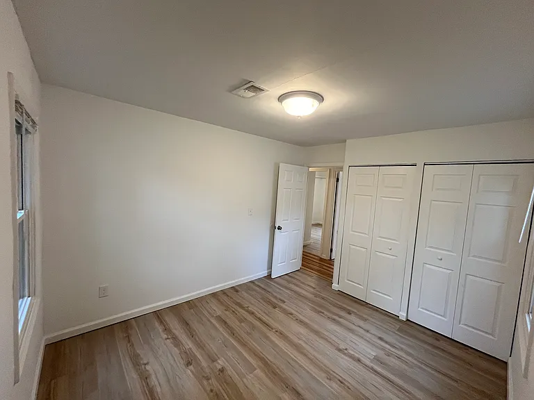 NE bedroom