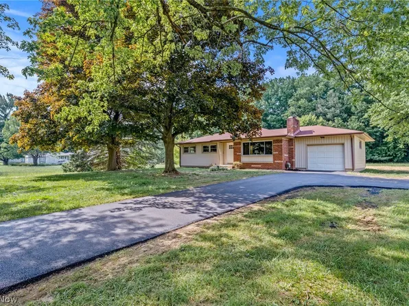 1709 Berna Rd, Akron, OH 44312