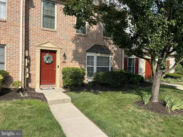 1233 Timber View Dr, Mechanicsburg, PA 17050