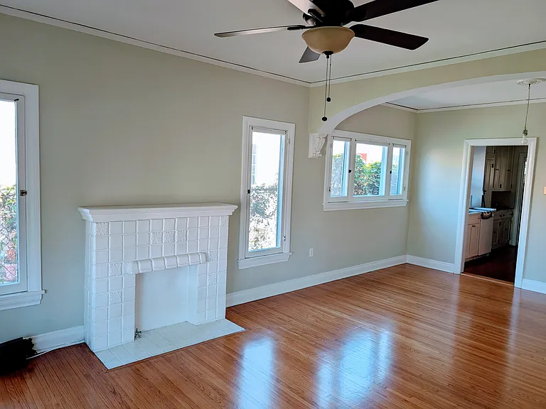 802 N Orange Grove Ave — Photo 4