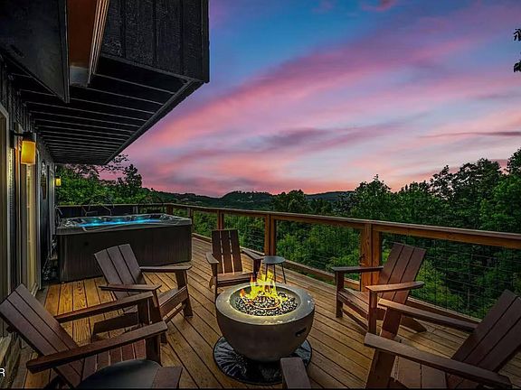 2nd image of 1679 Zurich Rd