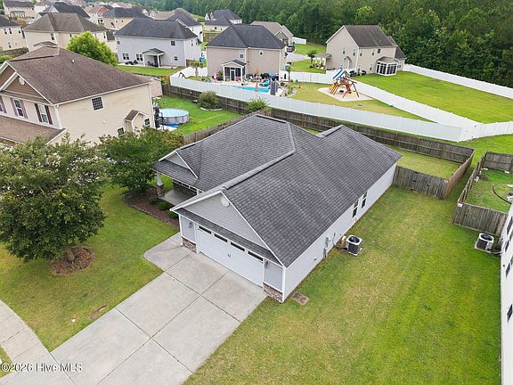 3rd image of 381 Sonoma Road