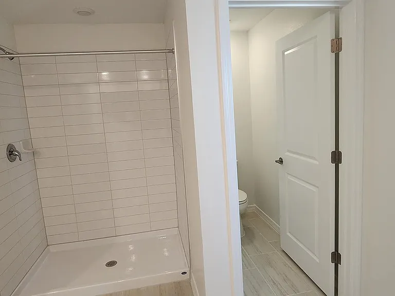 2529 Leonia Ln — Photo 20