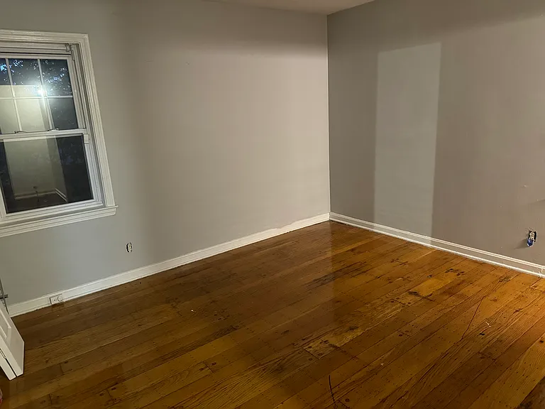 408 Evergreen Rd — Photo 2