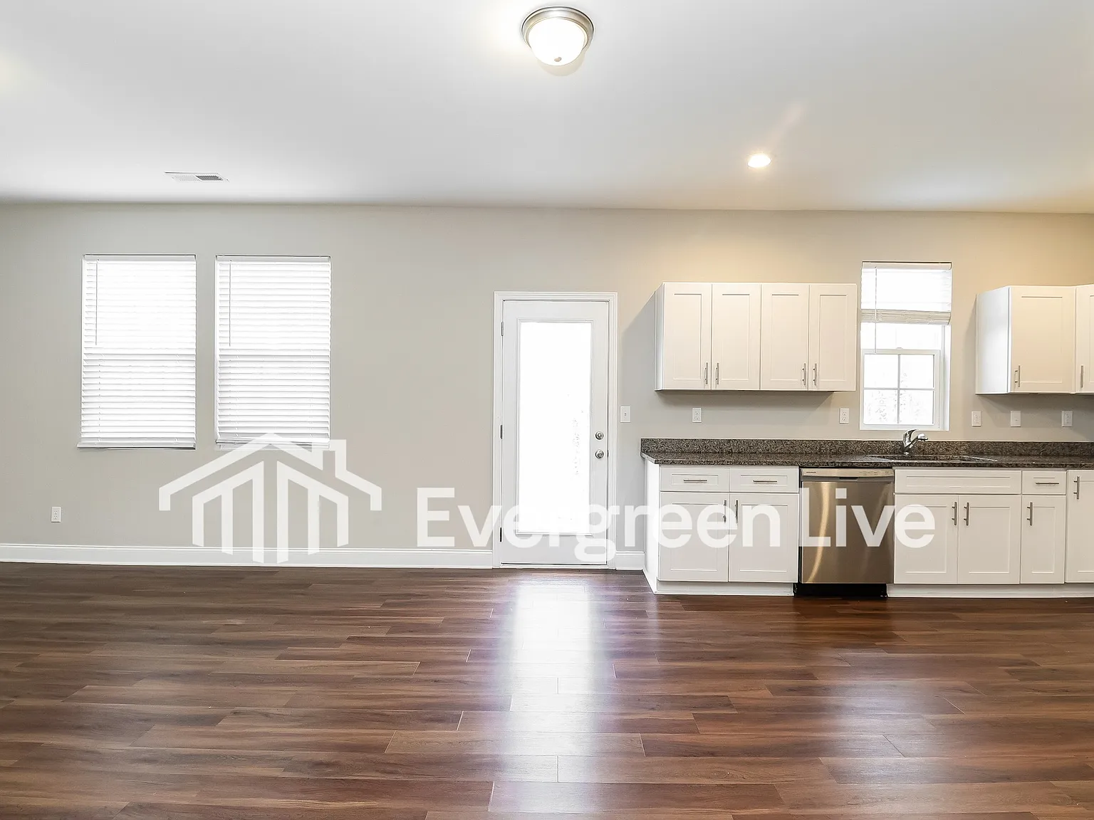 4 bed, 2.5 bath, 1857 sqft, $1,745 — Photo 4