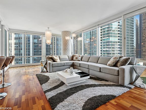 4th image of 505 N McClurg Ct APT 1706