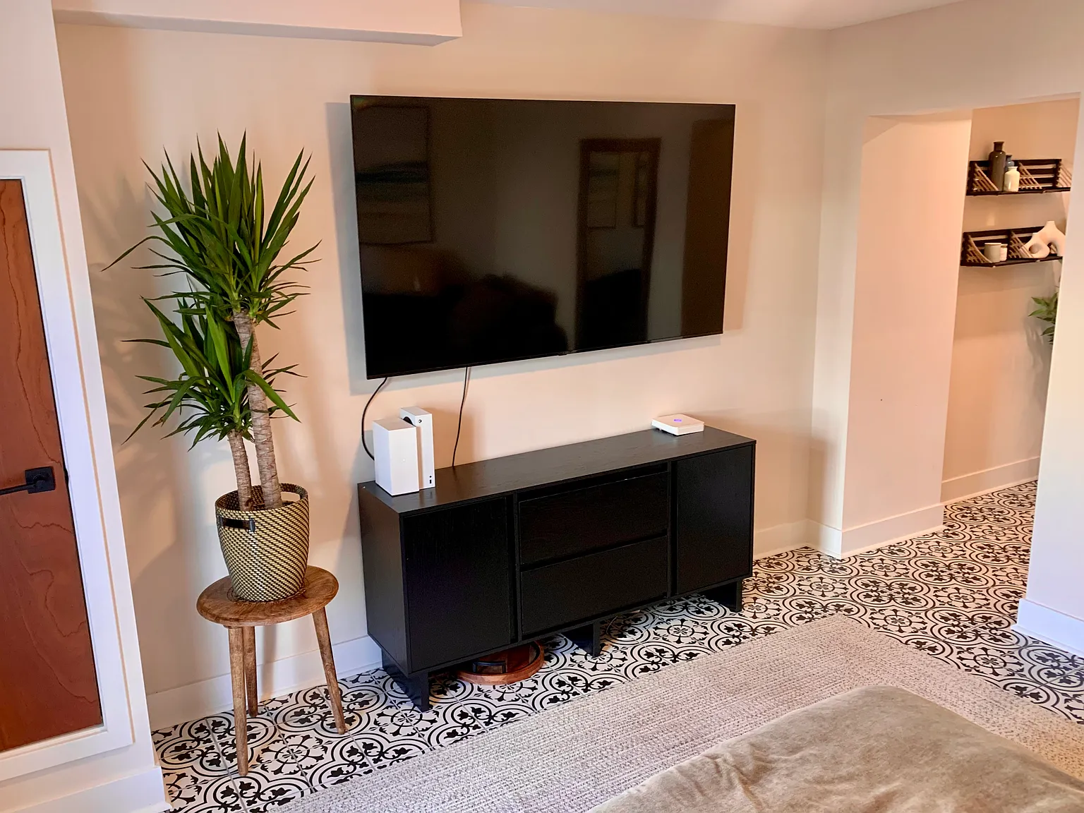 2 bed, 1.5 bath, 691 sqft, $1,600 — Photo 4
