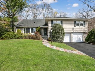 375 Heathcote Rd, Scarsdale, NY 10583