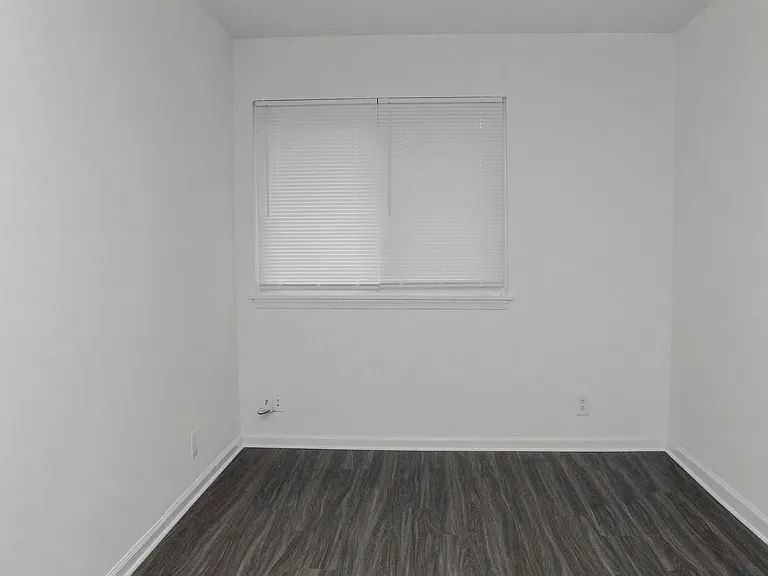 Gardenwood Apartments — Photo 77