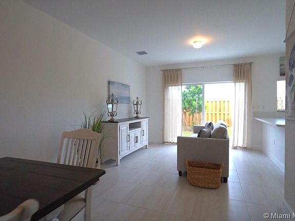 4th image of 437 NW 12th Ave #437