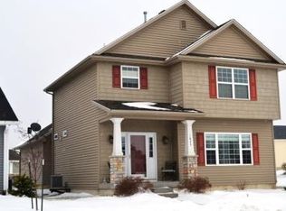 1633 Parkview Ln, Davenport, IA 52807