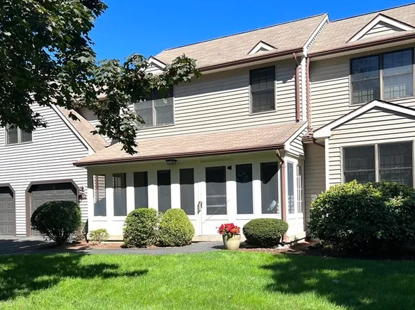 2 Berry Ln #2B, Sunderland, MA 01375