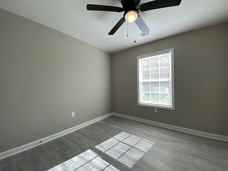 2412 Loop Acres Rd — Photo 5