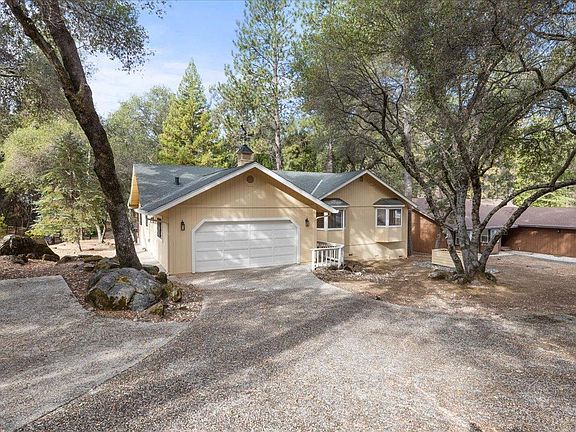 3rd image of 12858 Golden Trout Way