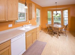 8900 Kimberly Ln N, Maple Grove, MN 55311