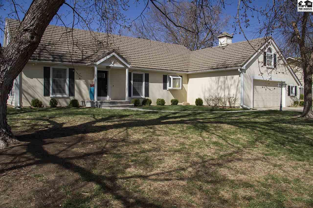 1456 Briarwood Ln, Mcpherson, KS 67460 | Zillow