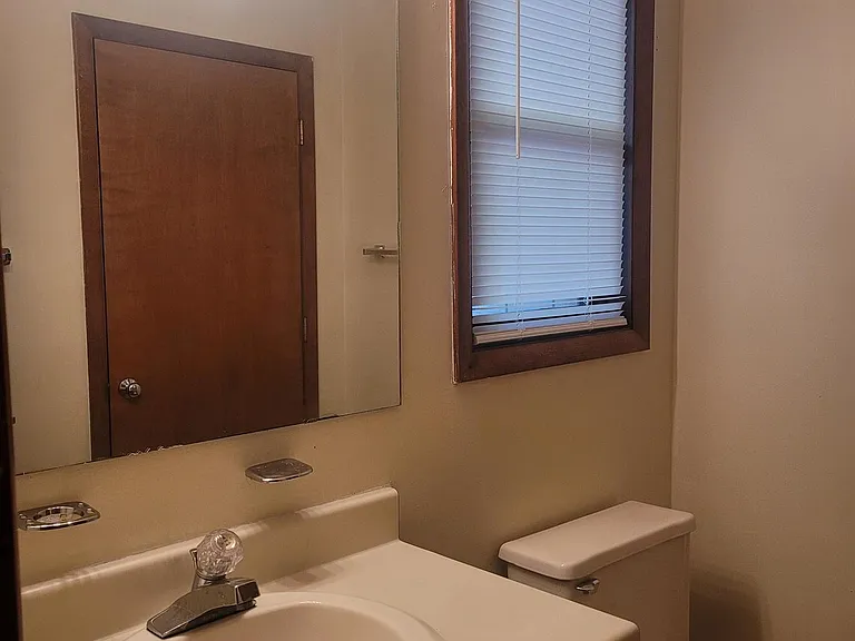 1208 Huntsman Ct — Photo 7