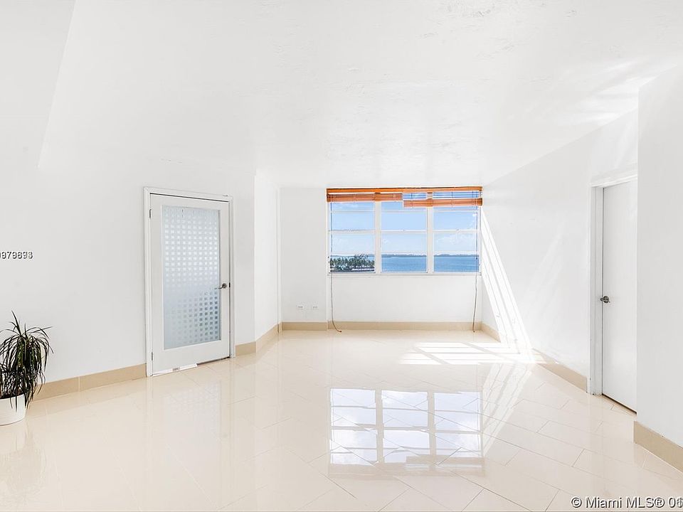 1st image of 825 Brickell Bay Dr APT 644