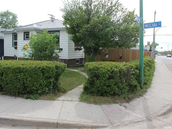 2100 Wascana STREET, Regina, SK S4T 4J9
