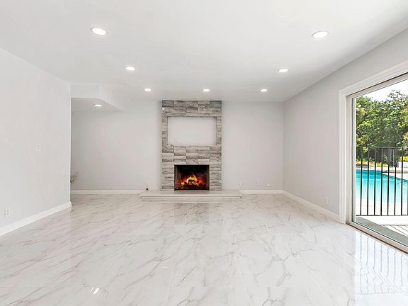 2nd image of 2910 Mountain Pine Dr