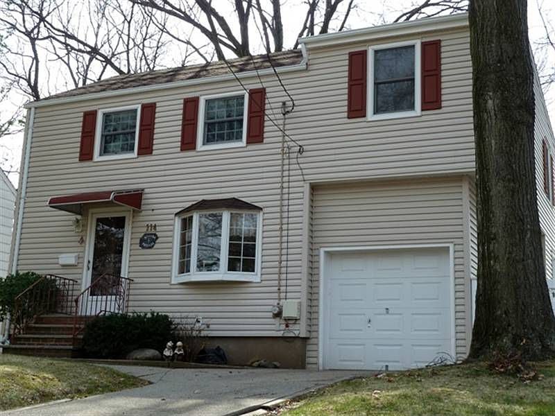 1st image of 114 Manhattan Ave