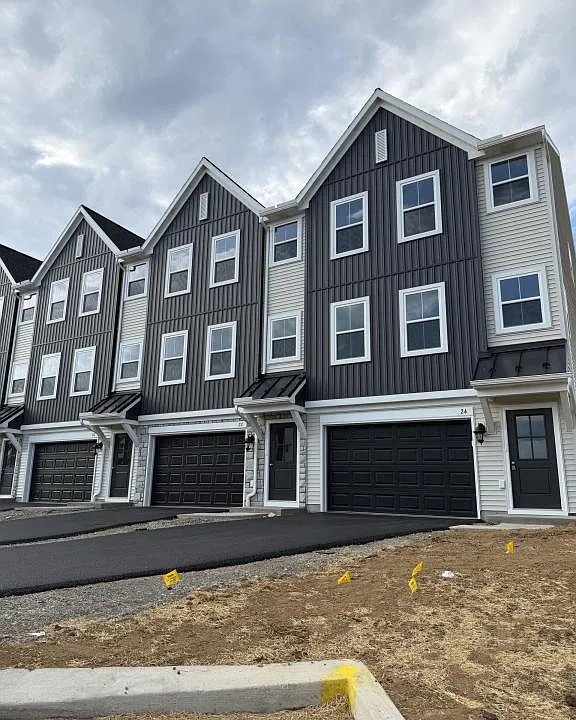 12 Meredith Way