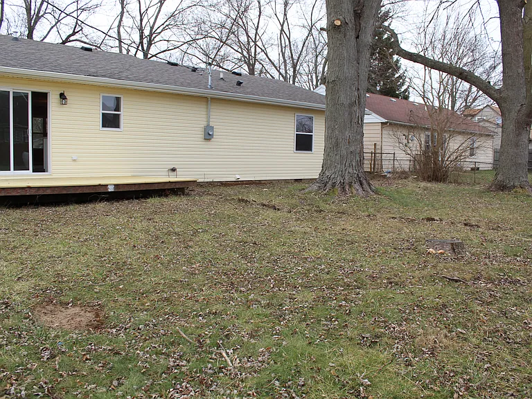 707 Elm Dr — Photo 14