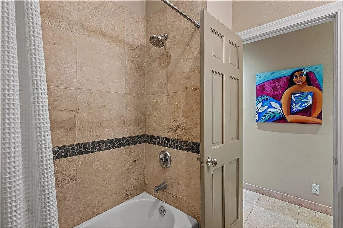 3 bed, 1004 sqft, $6,500 — Photo 2