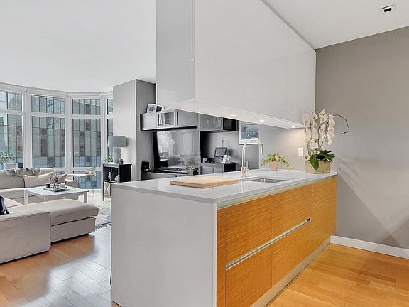2nd image of 555 W 59th St APT 19C