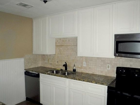 4th image of 1201 Louella St