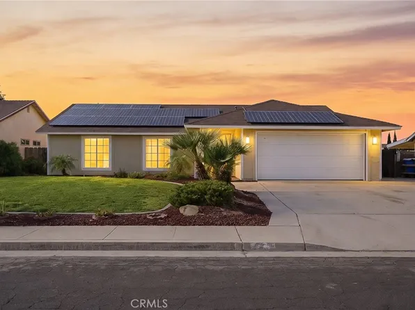 956 Clover Ln, Hanford, CA 93230