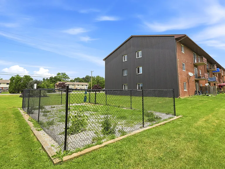 99 Cartier Rd — Photo 32