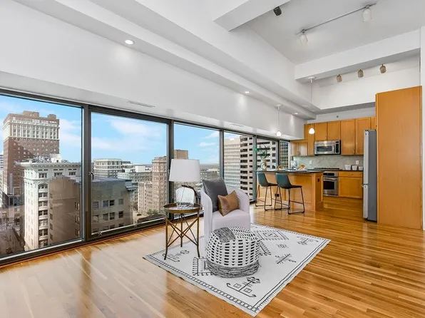 1101 Walnut St Unit 1206, Kansas City, MO 64106