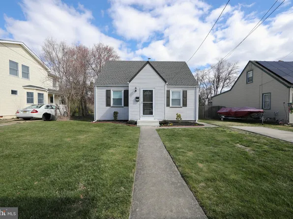 377 Spruce Ave, Maple Shade, NJ 08052