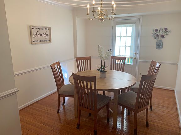 3rd image of 6223 Abbottsbury Row