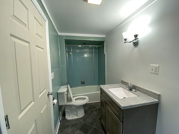 4th image of 49 Rochester St