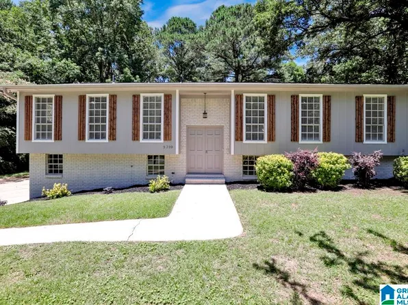3210 Churchview Way, Bessemer, AL 35023