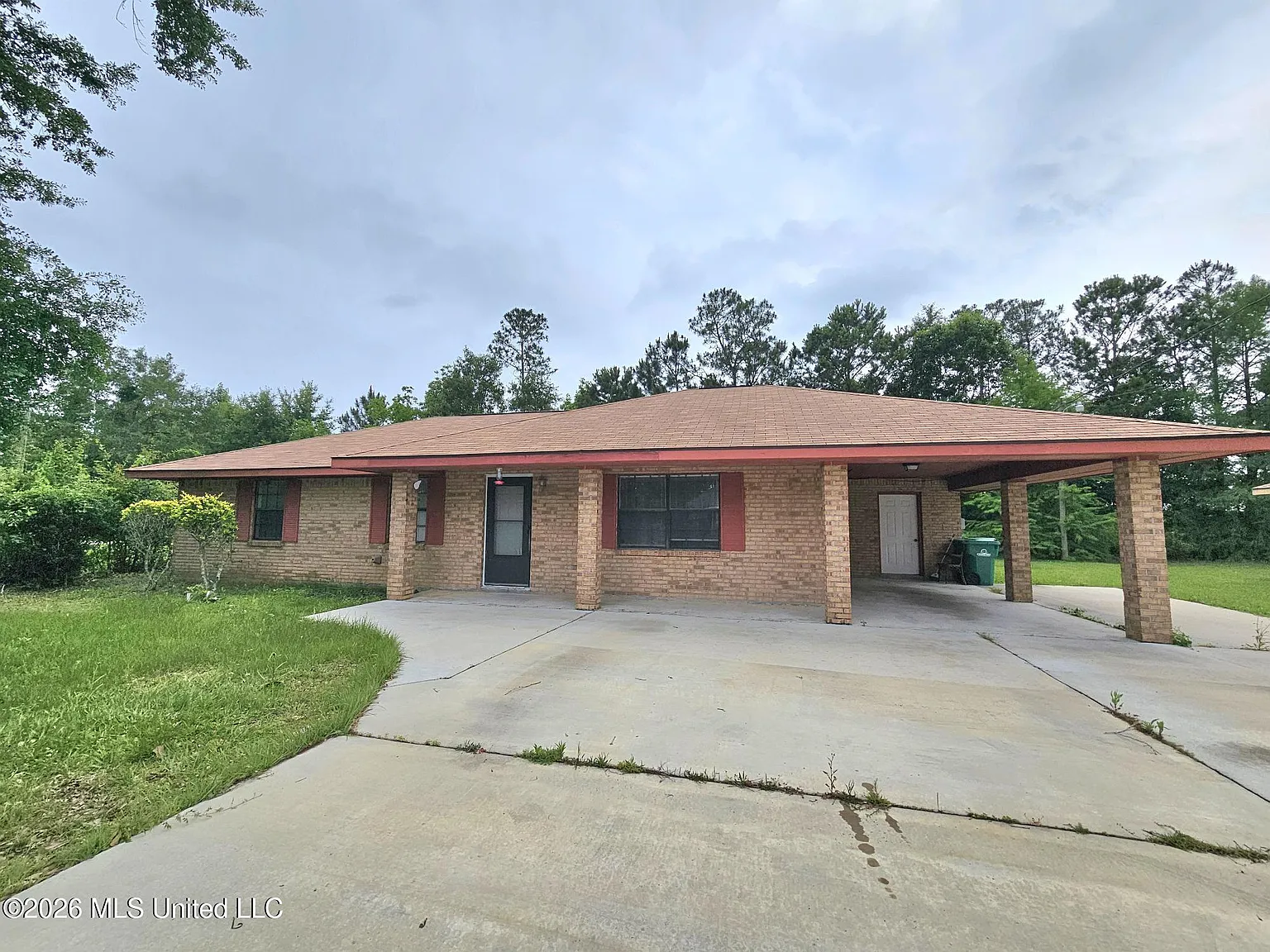 4 bed, 2.0 bath, 1196 sqft, $1,900 — Photo 1