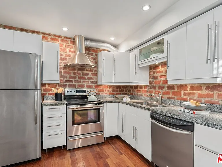 7250 Franklin Ave #1006 — Photo 15