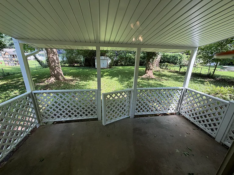1902 S Newton Ave — Photo 19