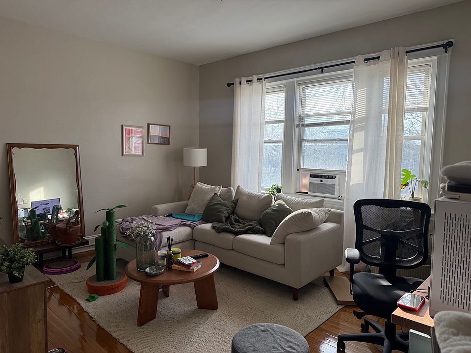1st image of 10 Wendell St APT 16