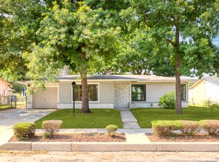 559 Storeywood Dr, San Antonio, TX 78213