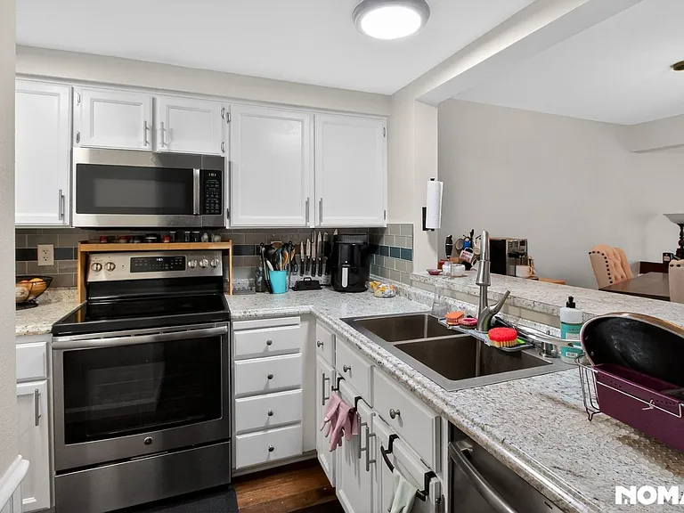 4239 S Mobile Cir #C — Photo 10
