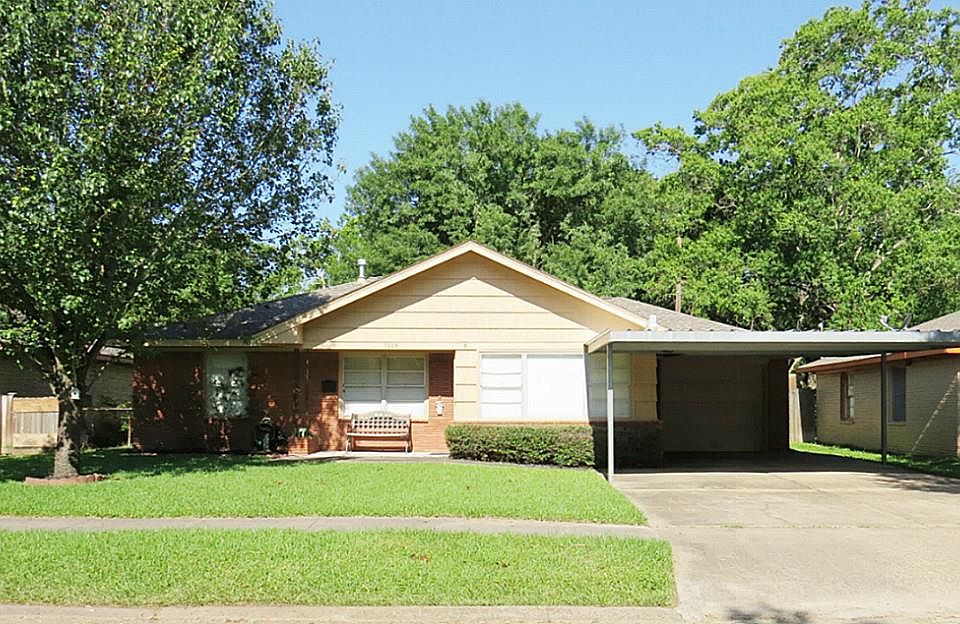 1st image of 1906 Monroe Dr