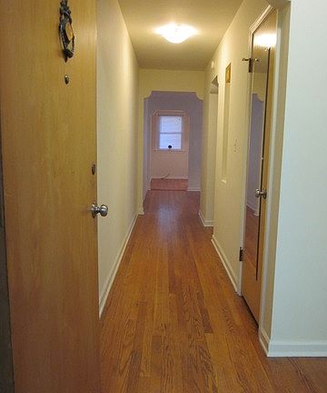 2nd image of 2639 W Greenleaf Ave #1