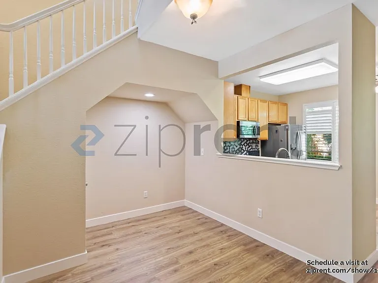 139 Concord Cir — Photo 6